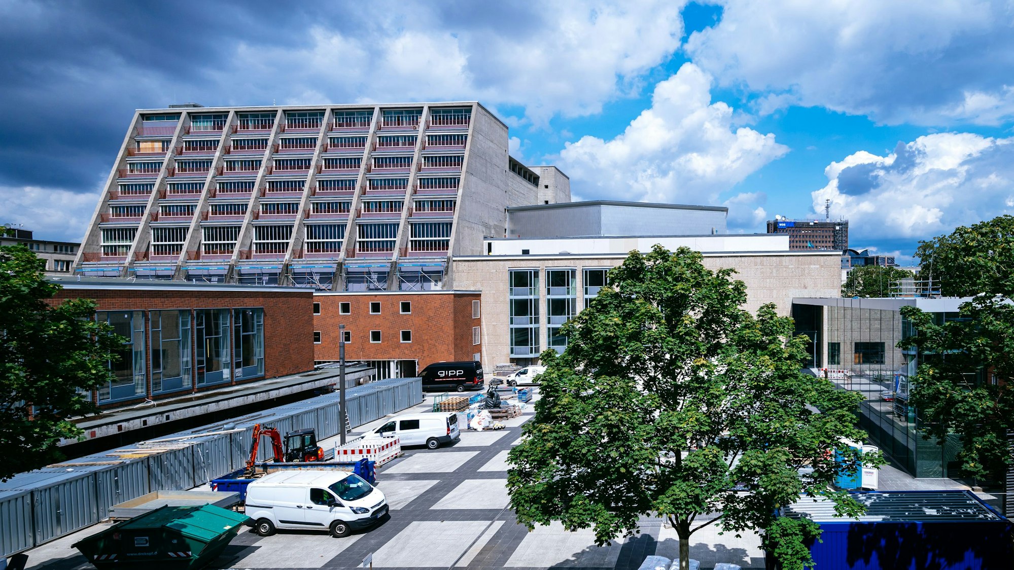 Das Kölner Opernhaus am Offenbachplatz.