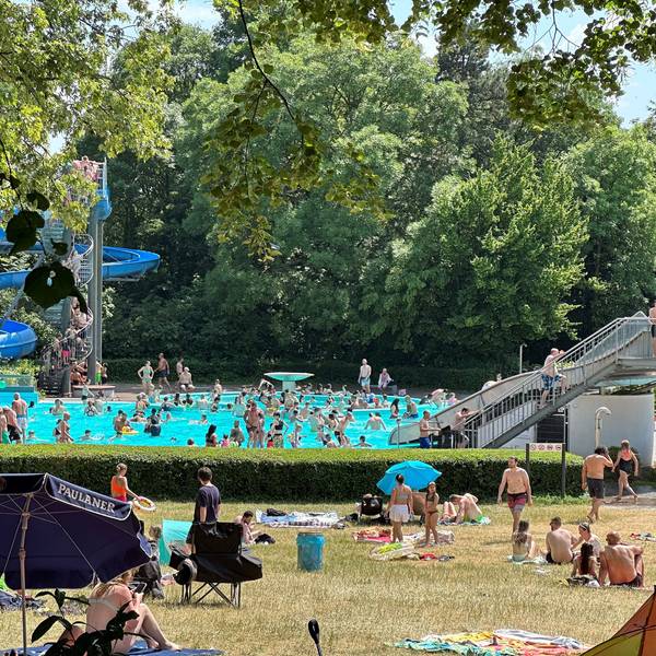 Im Schwimmbad in Siegburg war am Sonntag einiges los Freibad Oktopus