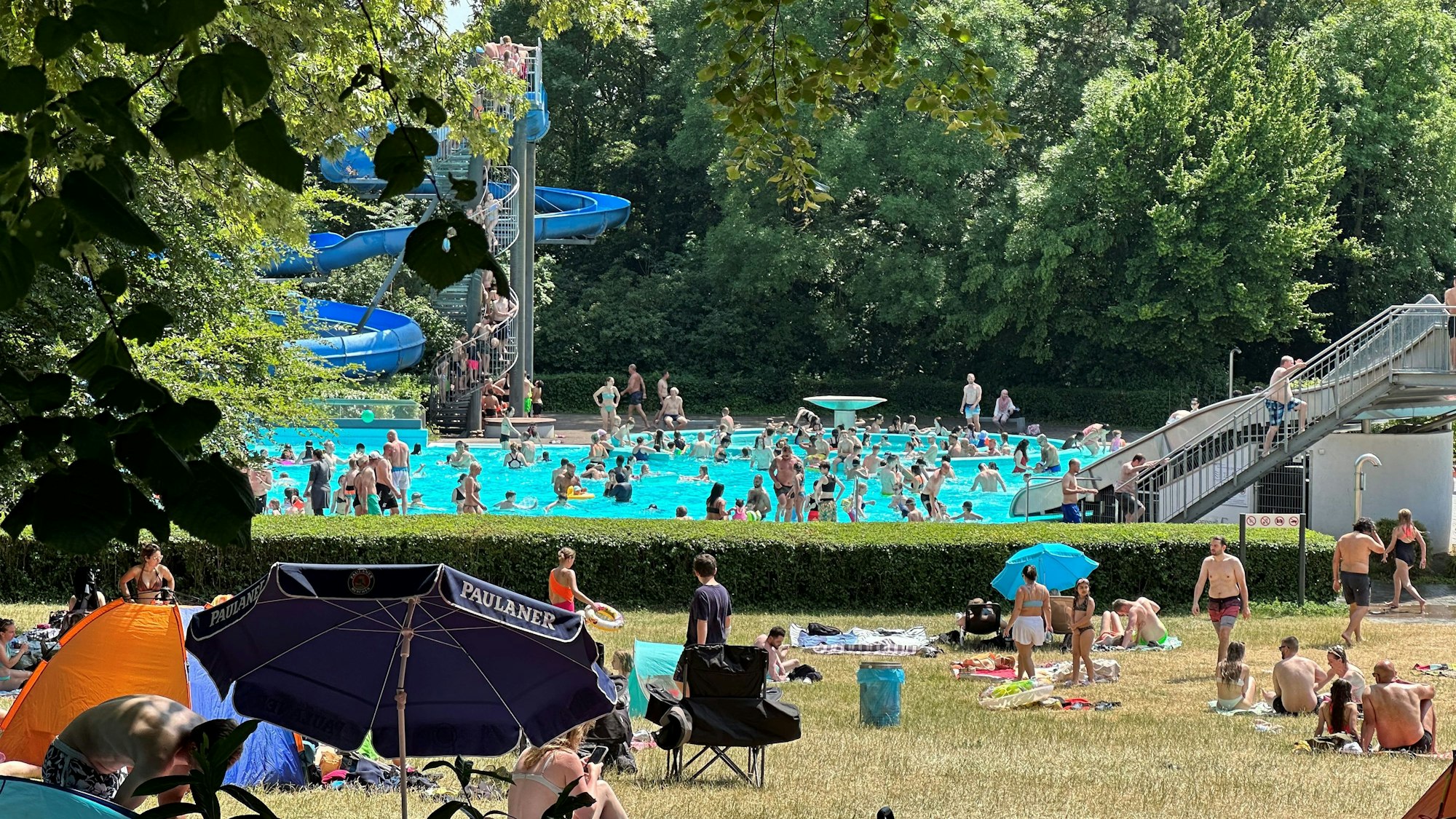 Im Schwimmbad in Siegburg gab es einige richtig volle Tage.