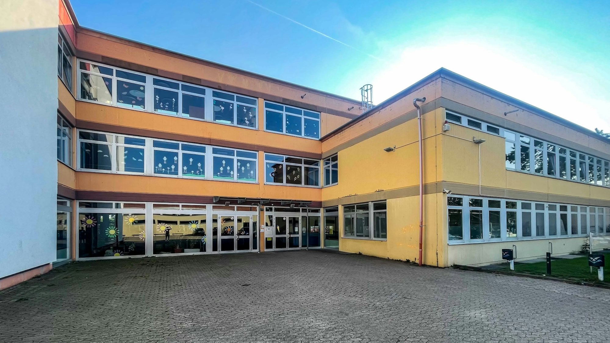 Das Bild zeigt die Förderschule in Kuchenheim.