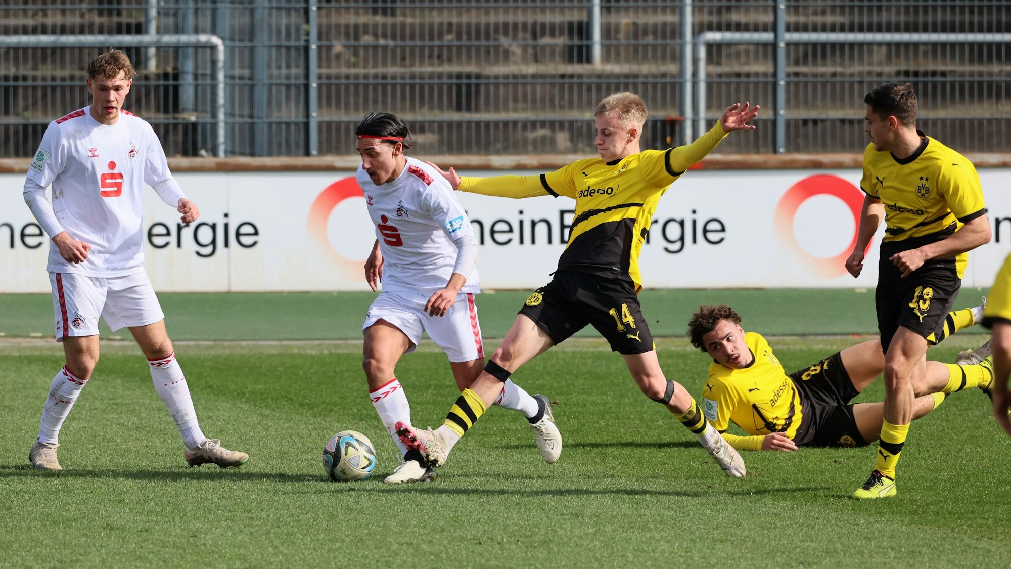 1.FC Köln U19 vs. Borussia Dortmund, A Junioren Bundesliga West, am Ball: Abdul Malik Yilmaz (1.FC Köln), 10.03.2024, Bild: Herbert Bucco