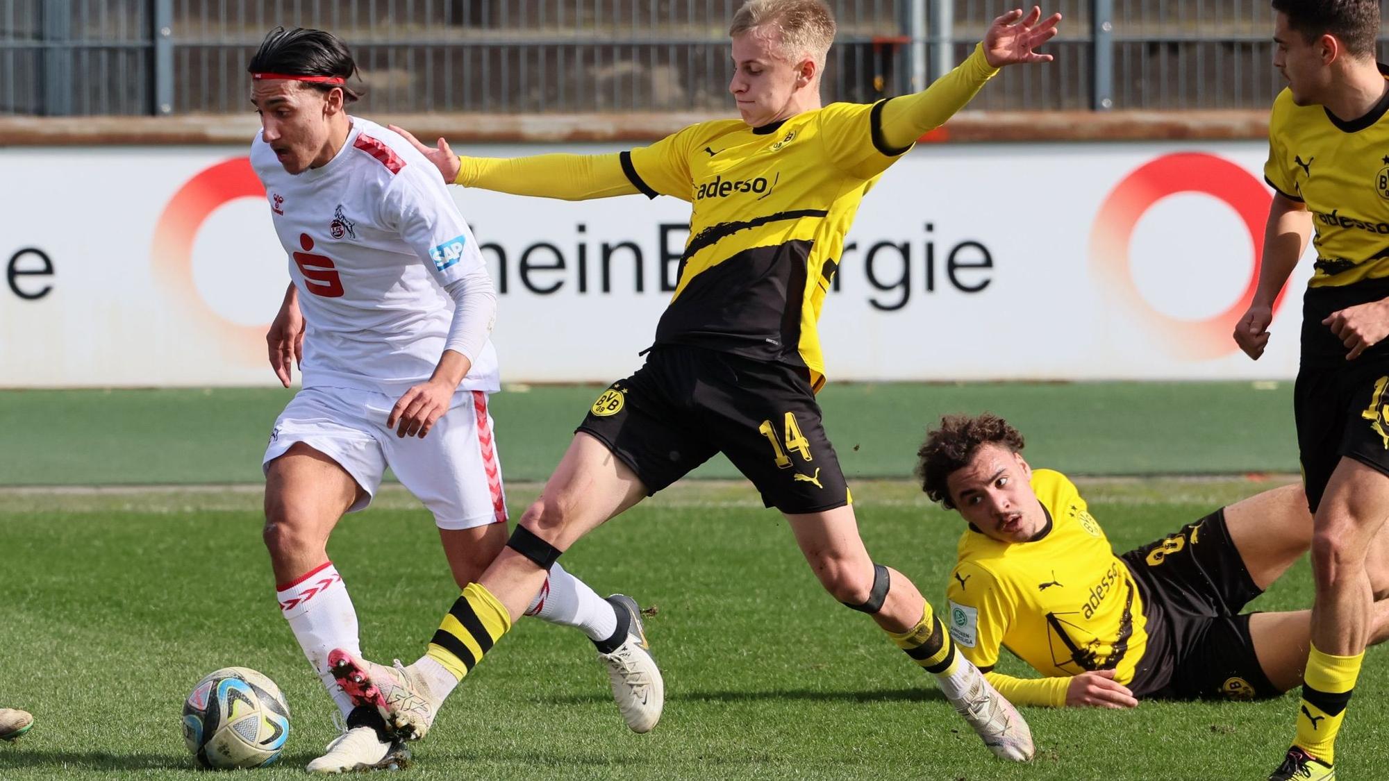 1.FC Köln U19 vs. Borussia Dortmund, A Junioren Bundesliga West, am Ball: Abdul Malik Yilmaz (1.FC Köln), 10.03.2024, Bild: Herbert Bucco