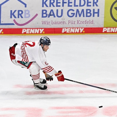 Justin Schütz (rechts) gewann mit den Kölner Haien den Timocom NRW-Cup in Krefeld.