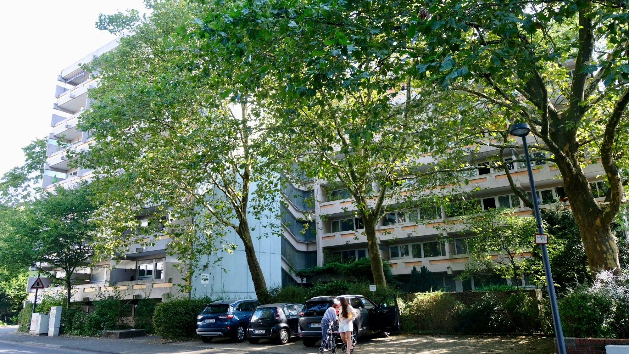 Das Wohngebäude der Ehrenfelder Genossenschaft am Görlinger Zentrum in Bocklemünd.
