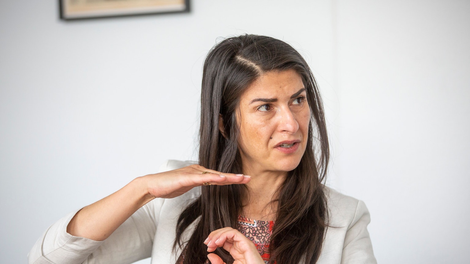 Serap Güler (CDU) ist Staatsministerin im Auswärtigen Amt. Die Kölner Bundestagsabgeordnete ist auch CDU-Chefin in ihrer Heimatstadt.