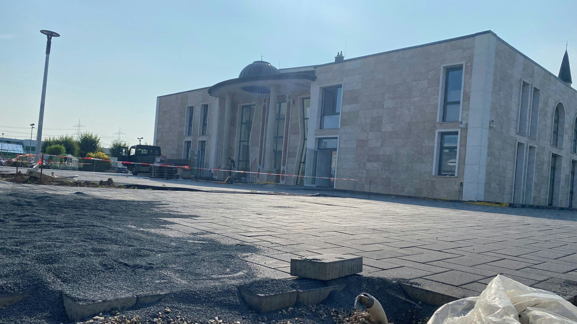 Zu sehen ist die neue Brühler Moschee.