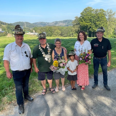Die neuen Majestäten des gemeinnützigen Vereins Dö-Stie-Bu aus Engelskirchen.