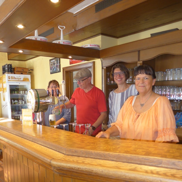 Mehr als nur eine Kneipe: „Die Dorfschänke“ in Rheinbach Merzbach ist ein Treffpunkt und ein Ort für Kunst und Kultur.