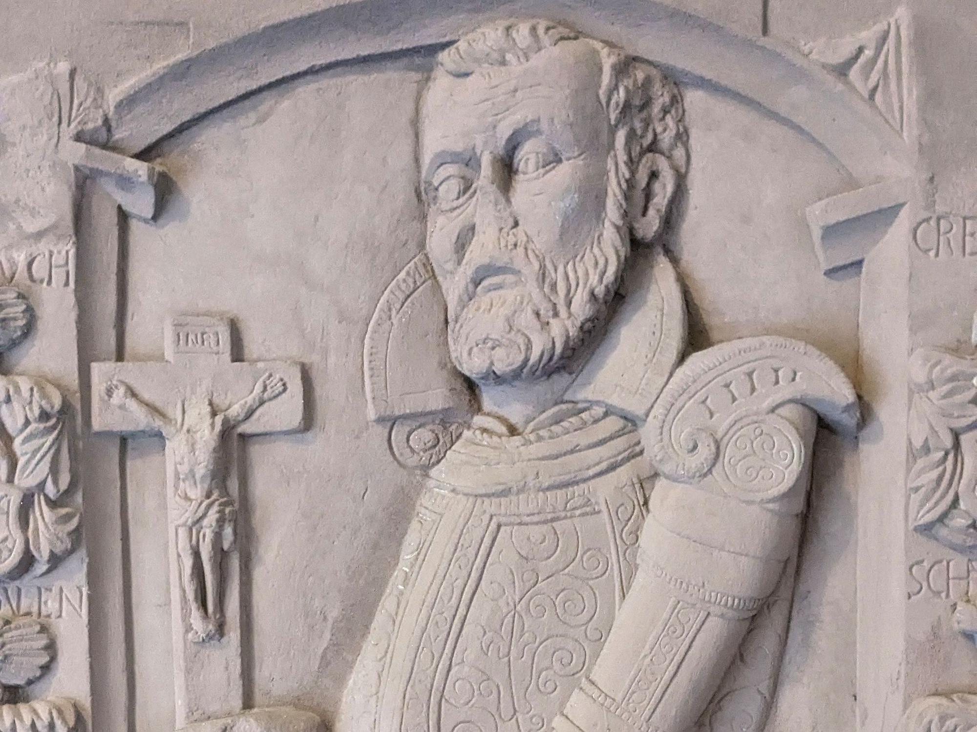 Der Grabstein des Hermann von Hambroich ist in der Pfarrkirche von Mechernich-Weyer zu sehen.