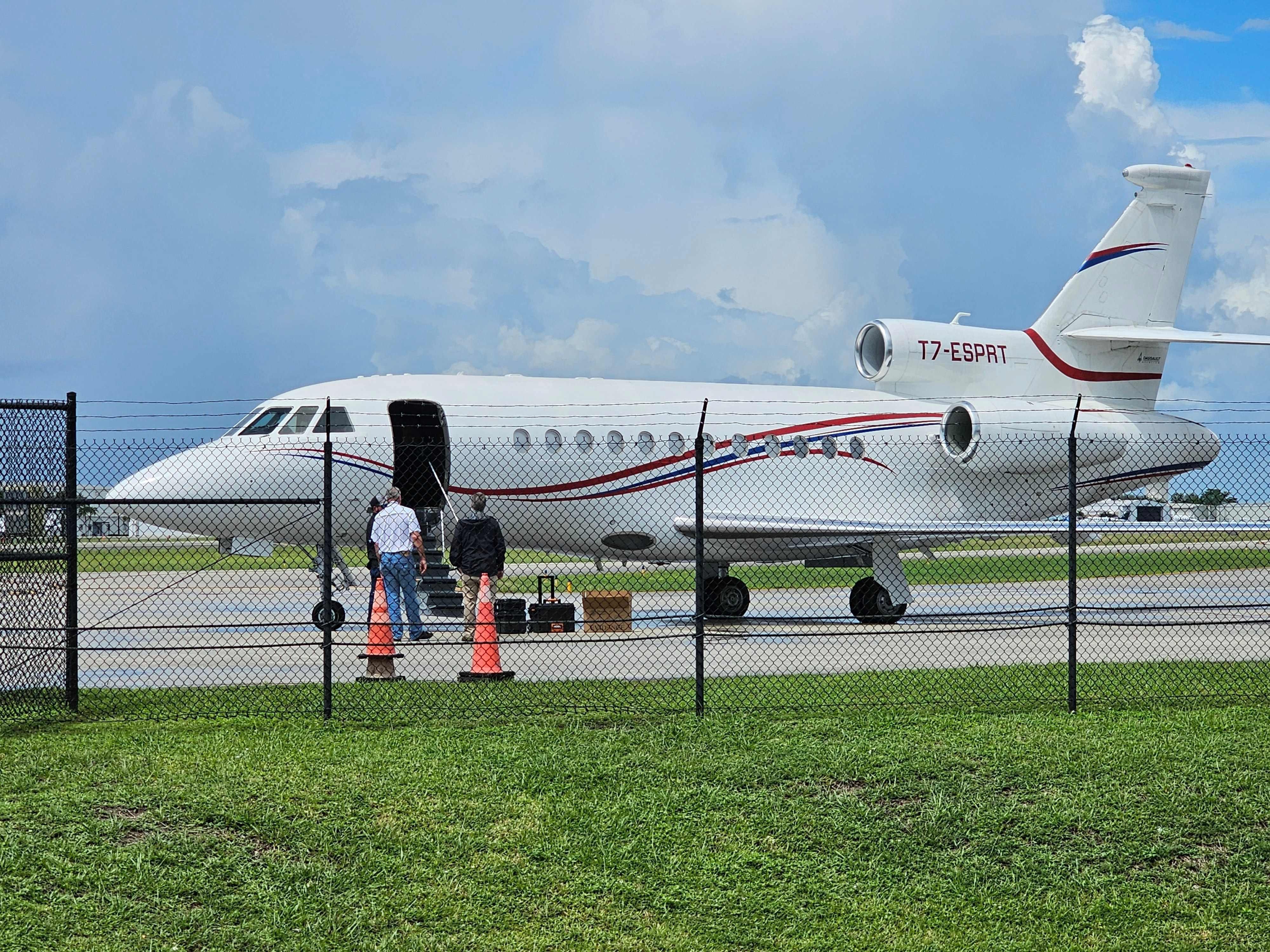 Das Flugzeug vom Typ Dassault Falcon 900EX