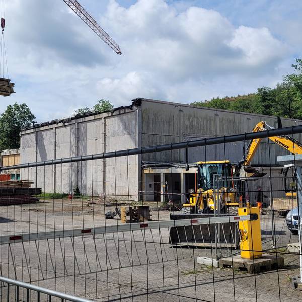 Das Foto zeigt Bauarbeiten am Schulzentrum Kürten