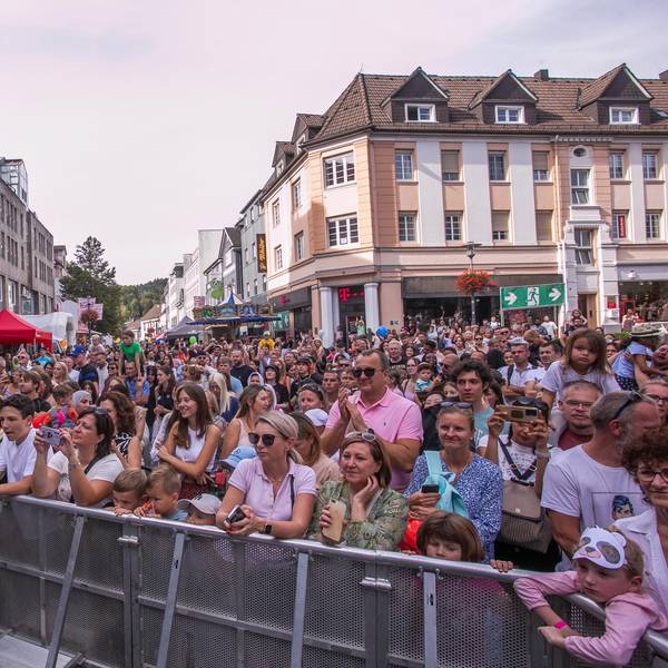 dbo - 17349, GM, Innenstadt/Lindenplatz: Weltkindertag
