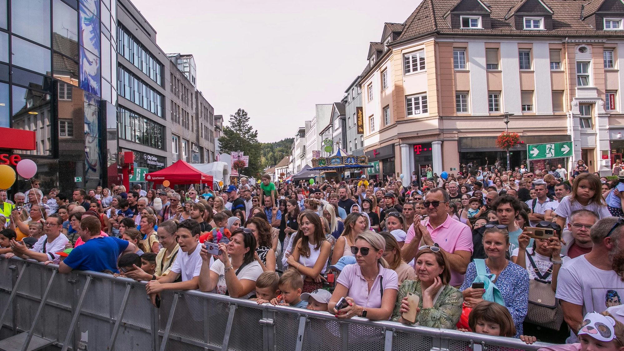 dbo - 17349, GM, Innenstadt/Lindenplatz: Weltkindertag
