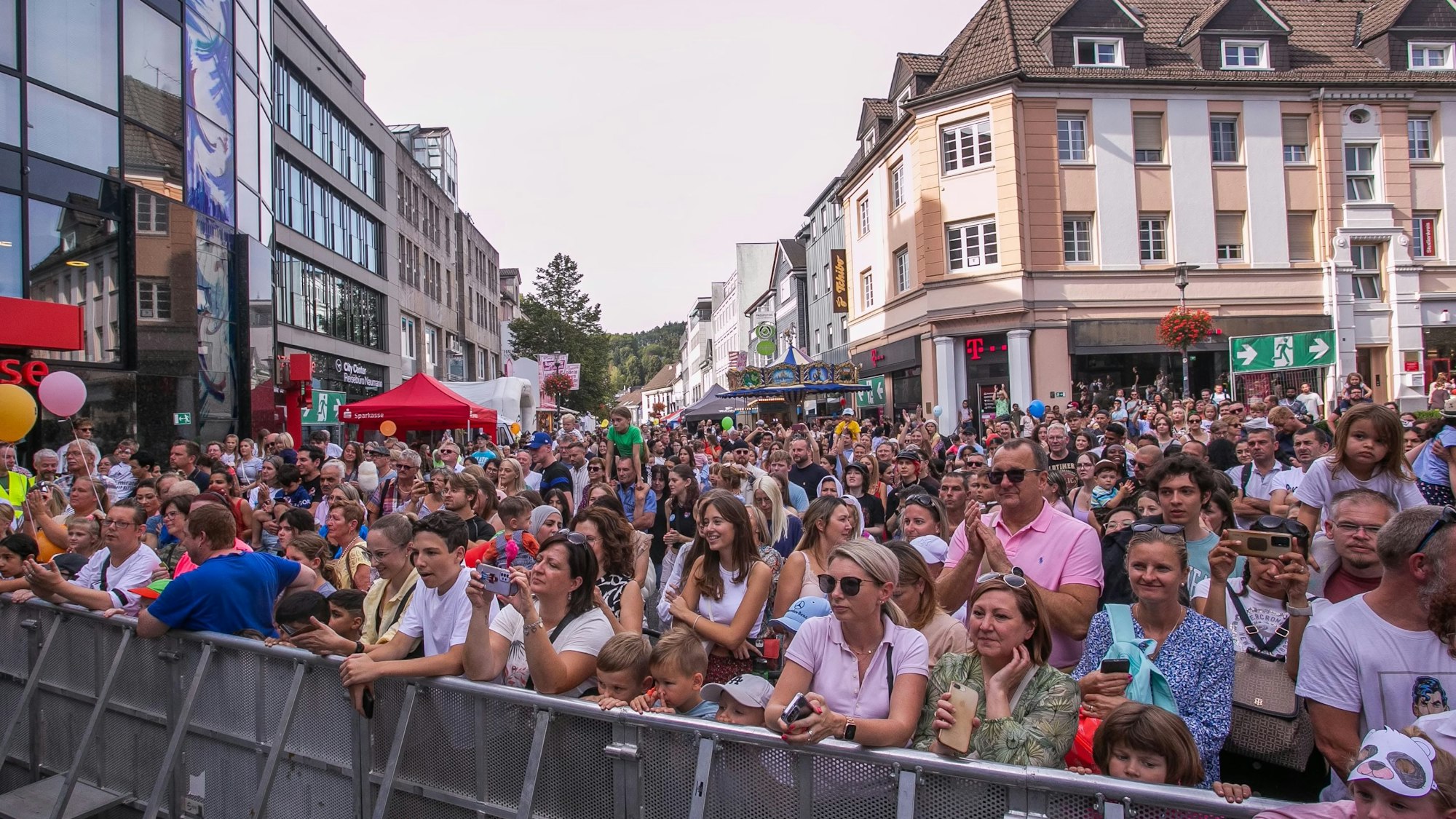 dbo - 17349, GM, Innenstadt/Lindenplatz: Weltkindertag