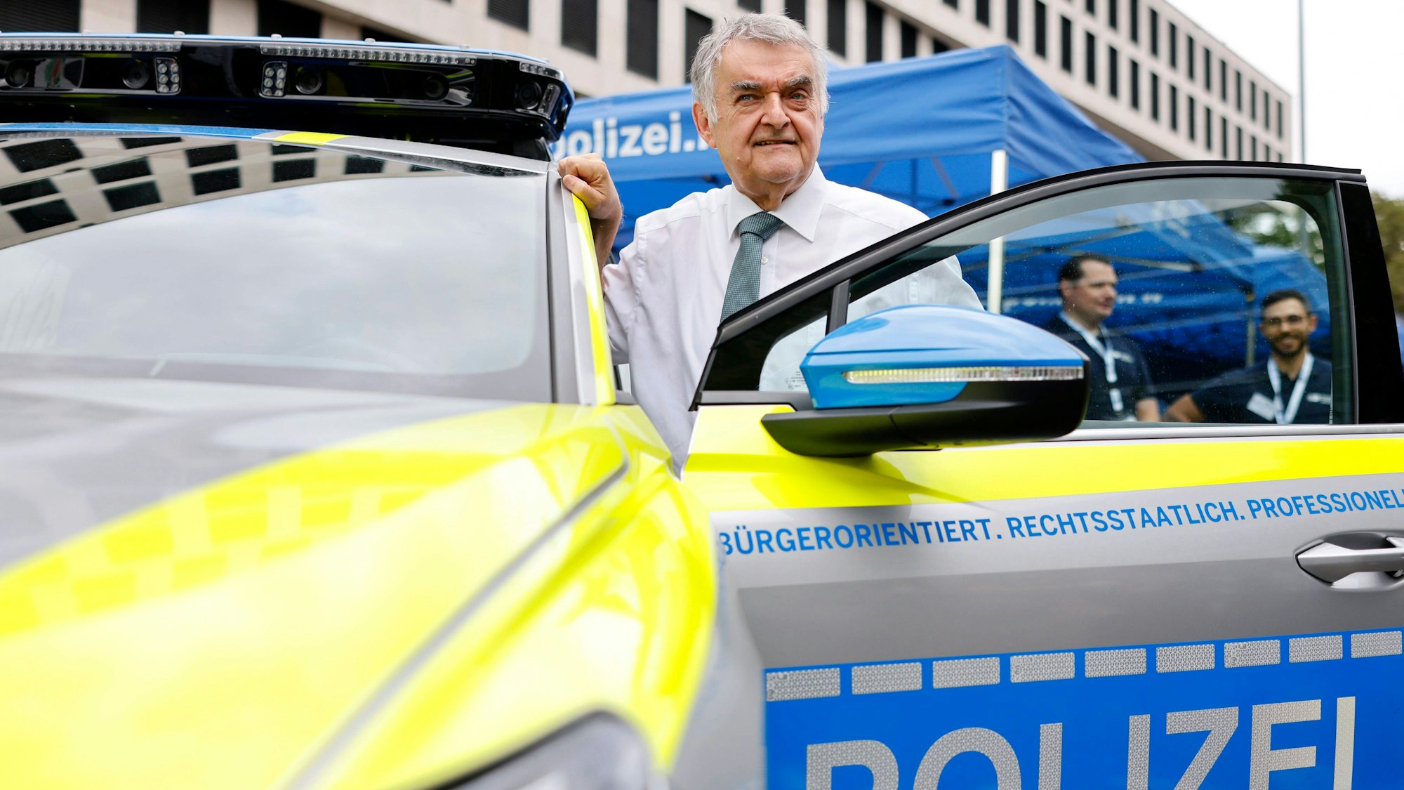 Legt teilweise kreative Sparmaßnahmen vor: Nordrhein-Westfalens Innenminister Herbert Reul (CDU).