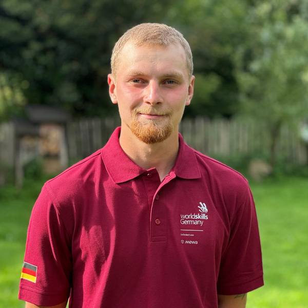 Maurergeselle Aaron Masuch (22) aus Reichshof im Porträt.
