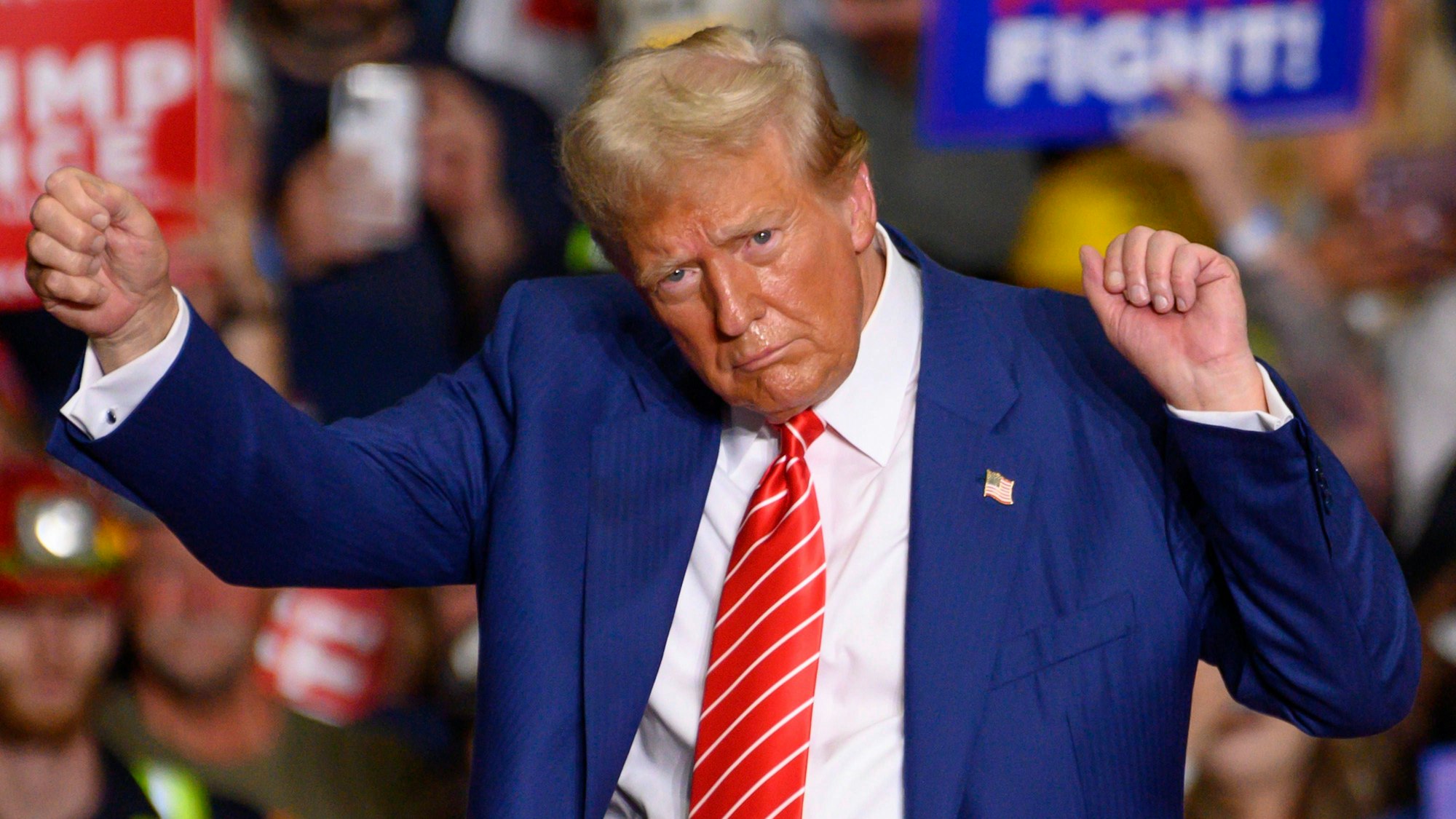 Donald Trump sieht sich im US-Wahlkampf einer größer werdenden Diskussion über sein Alter und seinen Geisteszustand ausgesetzt.