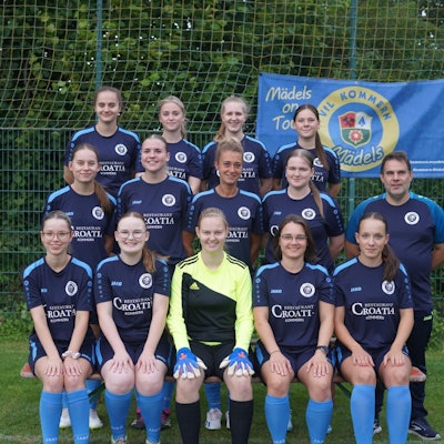 Das Mannschaftsfoto der Frauen von VfL Kommern II n der Saison 2024/25.