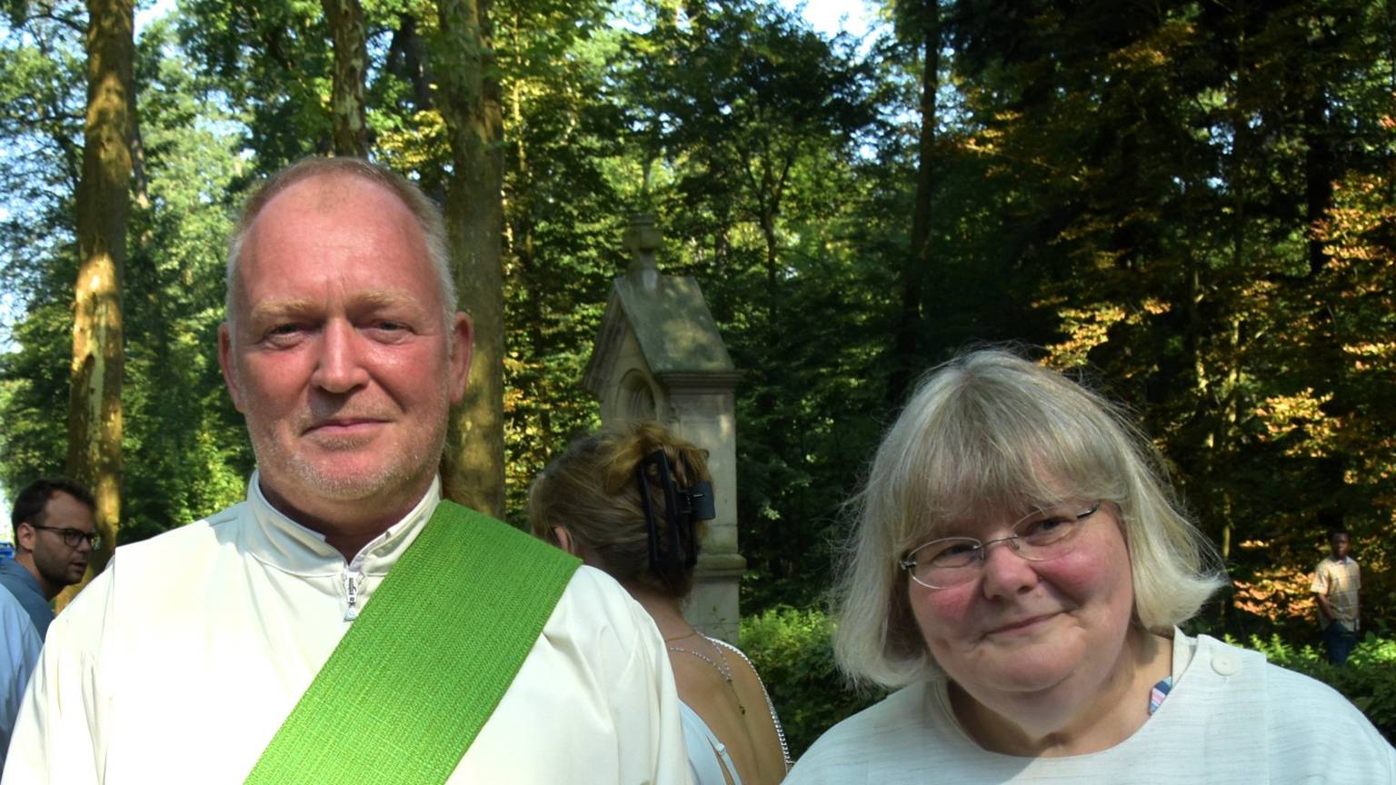 Gemeindereferentin Jutta Barthold und Diakon Thomas Moormann wurden auf dem Waldkapellenfest in Rheinbach vorgestellt.