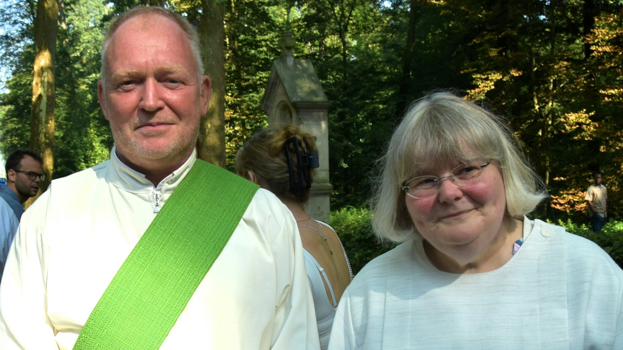 Gemeindereferentin Jutta Barthold und Diakon Thomas Moormann wurden auf dem Waldkapellenfest in Rheinbach vorgestellt.