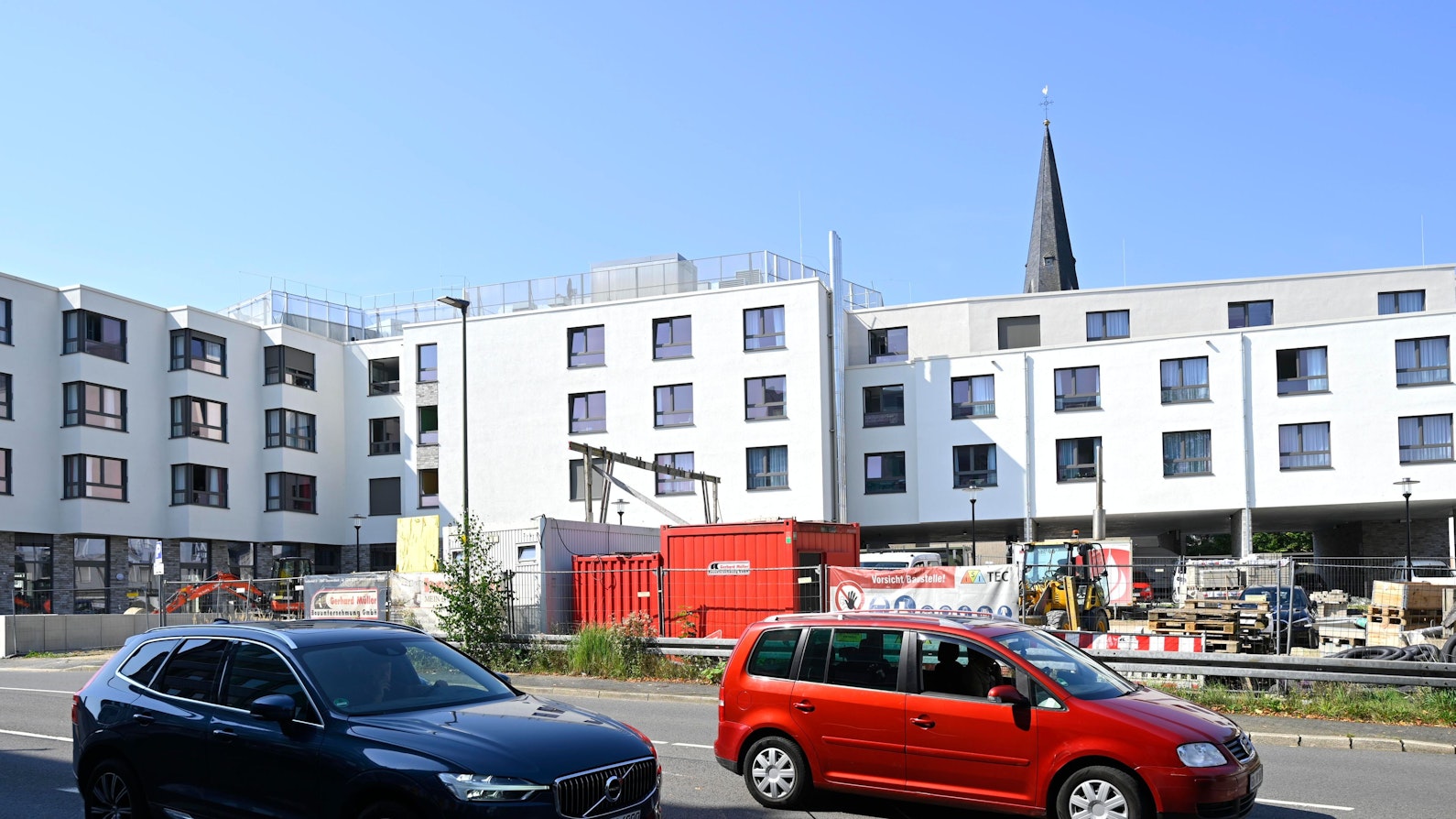 Die Außenansicht von der Karlstraße aus.