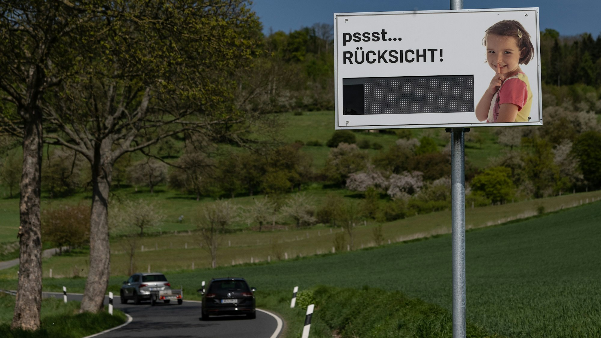 Ein Lärmdisplay mit der Aufschrift "pssst... Rücksicht!".