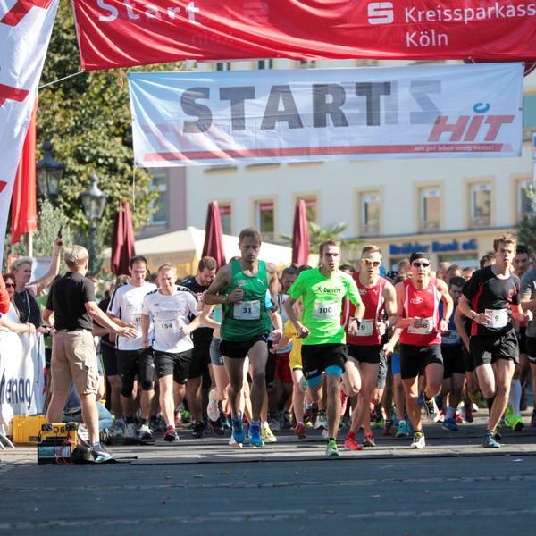 Der Start zu einem Laufwettbewerb.