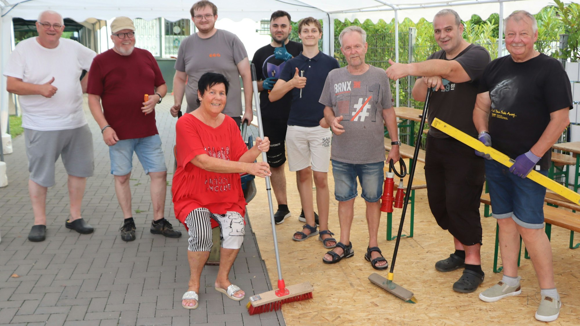 Zu sehen sind die Aktiven der Schützenkameradschaft.