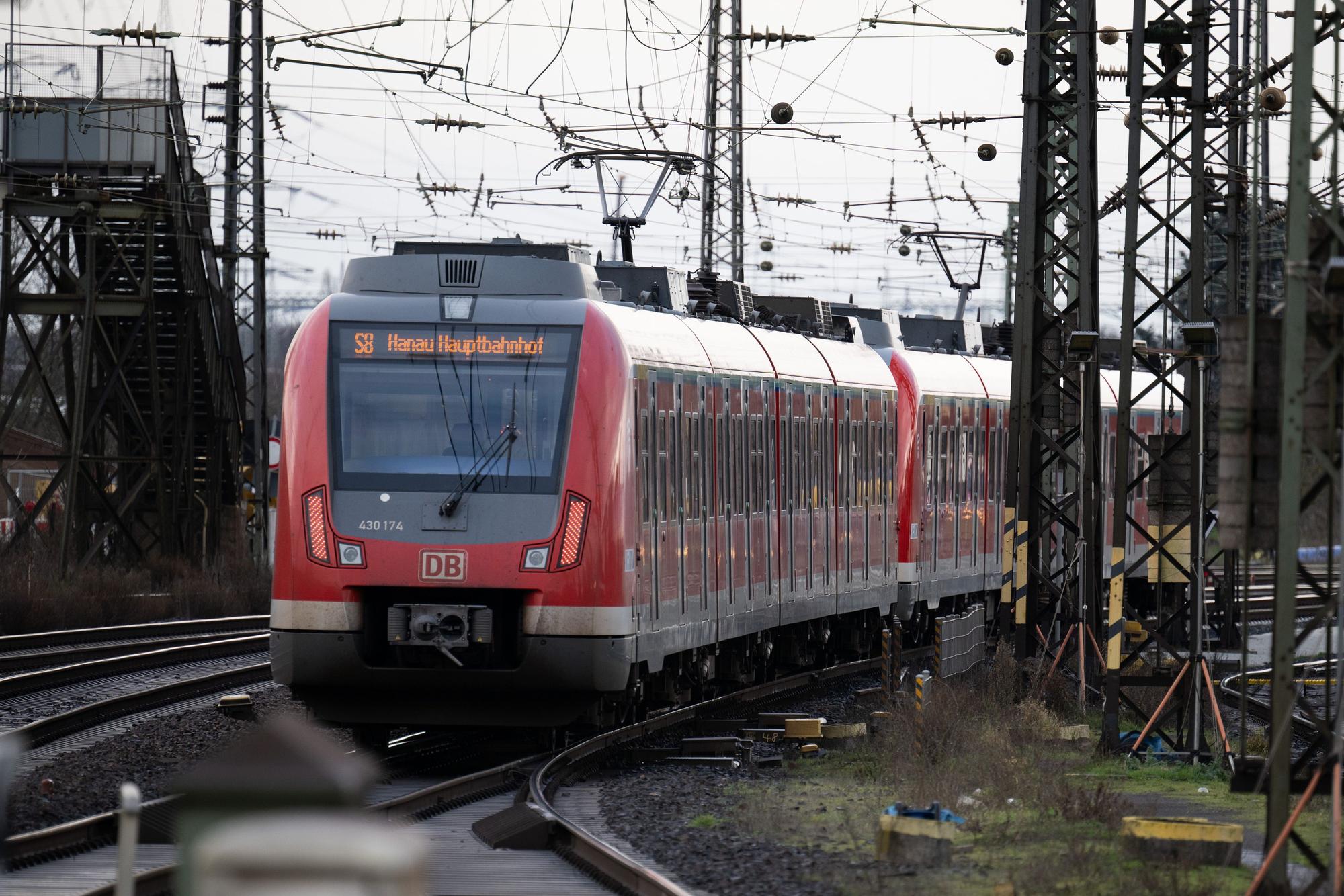 Züge rund um Frankfurt stehen still