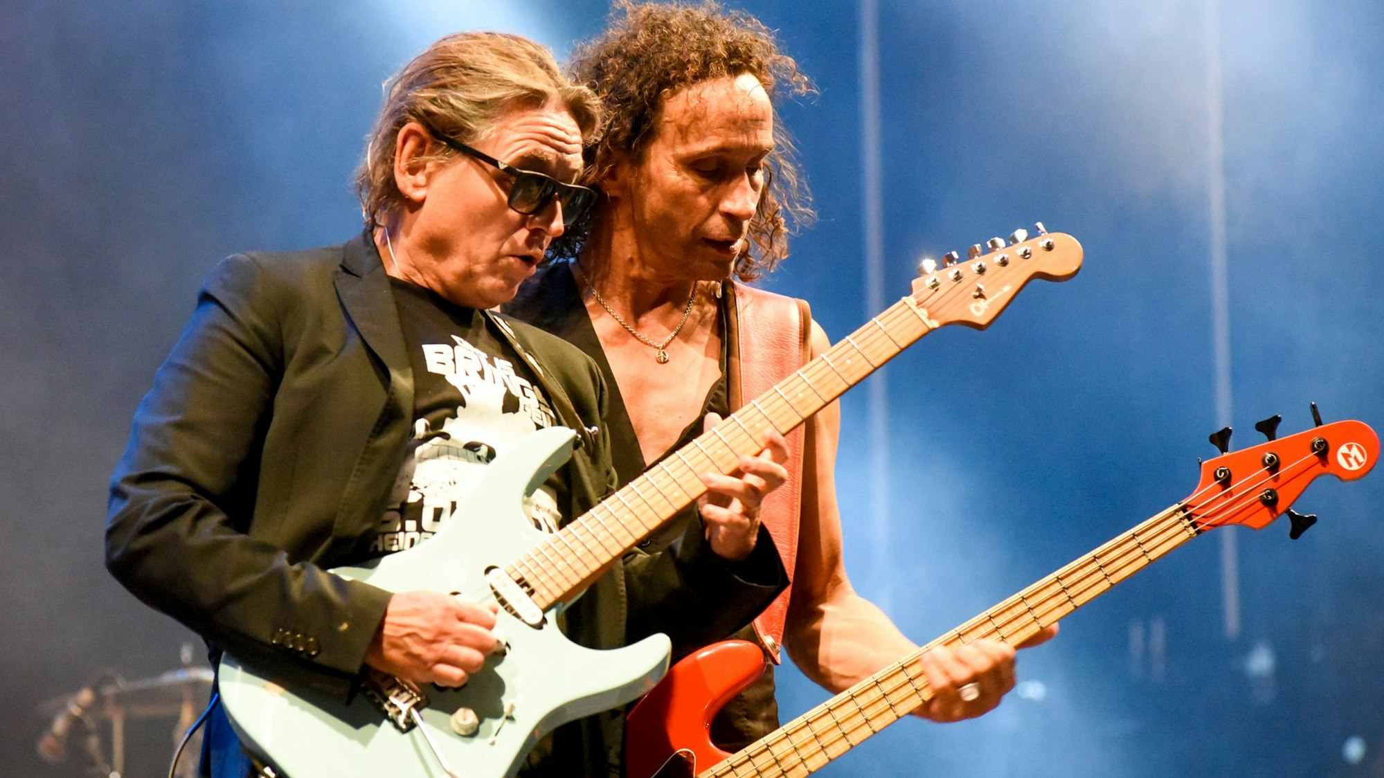 Fetzige Rockmusiksoli und ihre bekannten Ohrwürmer hatte Brings auf Lager.