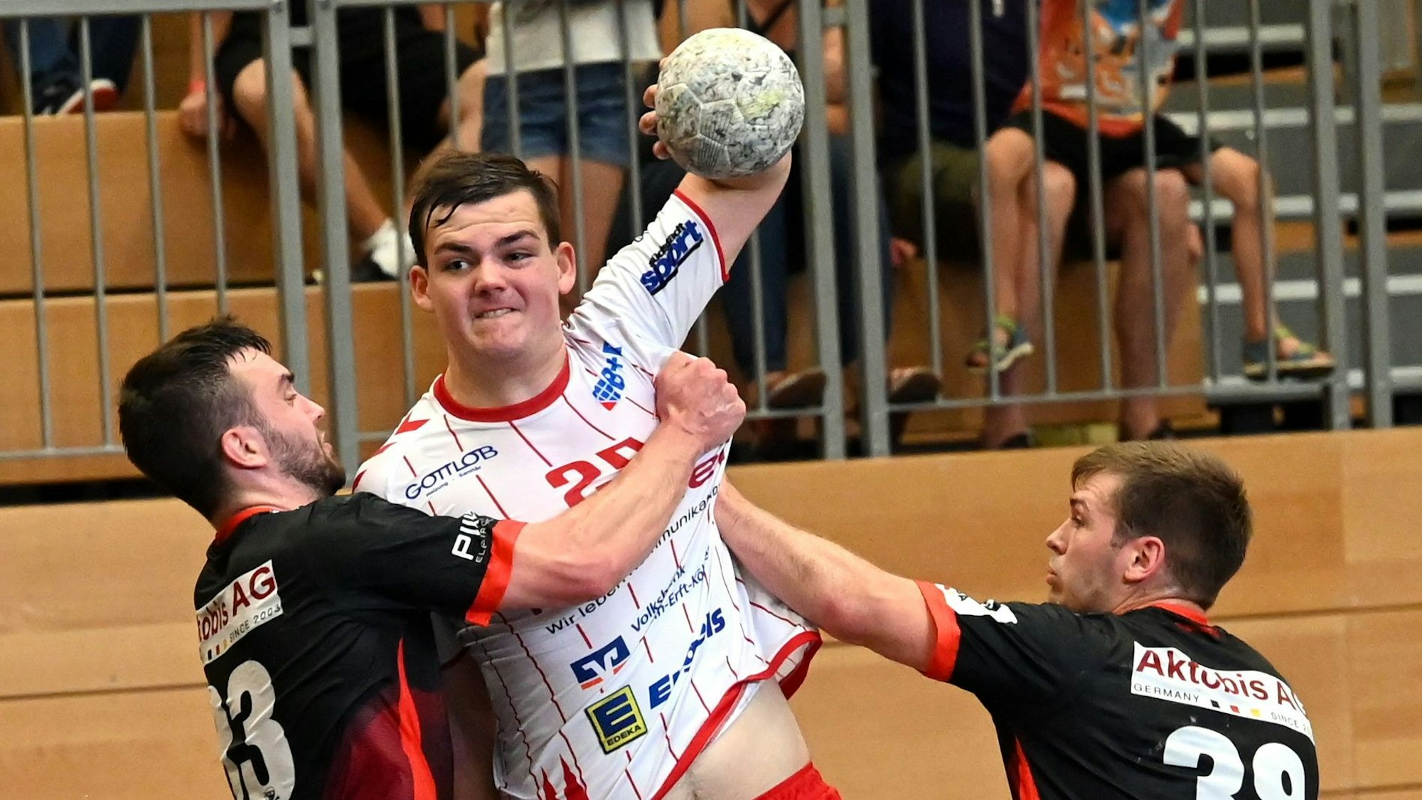 31.08.2024, Handball-Longericher SC Köln - HSG Rodgau
mitte: Lennart Leitz (Longerich)
Foto: Uli Herhaus
