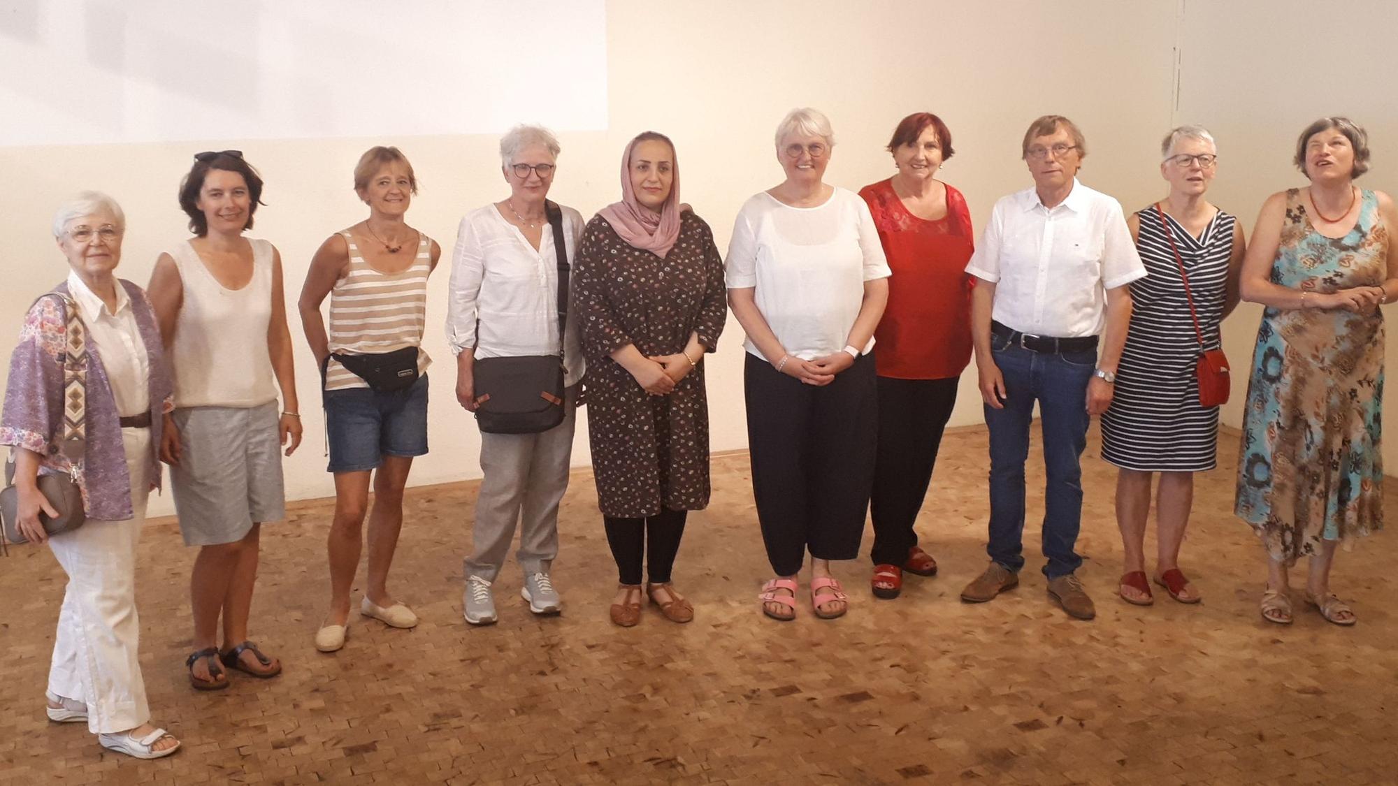 Mehrere Mitwirkende der Initiative „Willkommen in Longerich“, darunter Beate Schultes (r.) und Bernd Knorreck (3.v.r.).