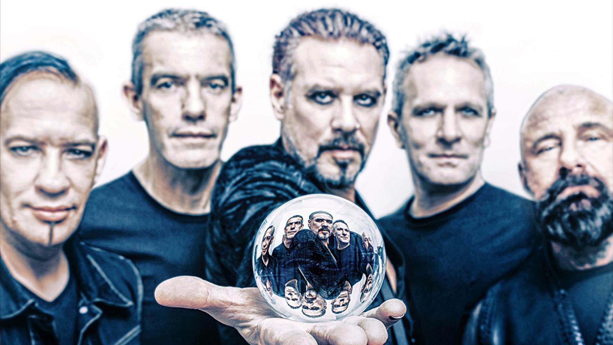 Fünf Männer der Band Remode.