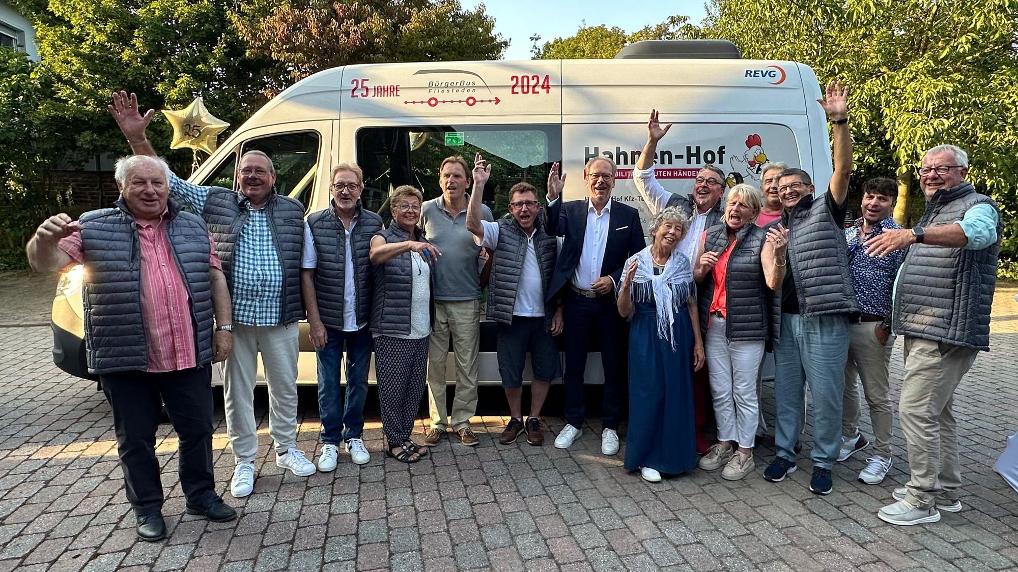 Das Bürgerbusteam feiert sein 25-jähriges Bestehen.