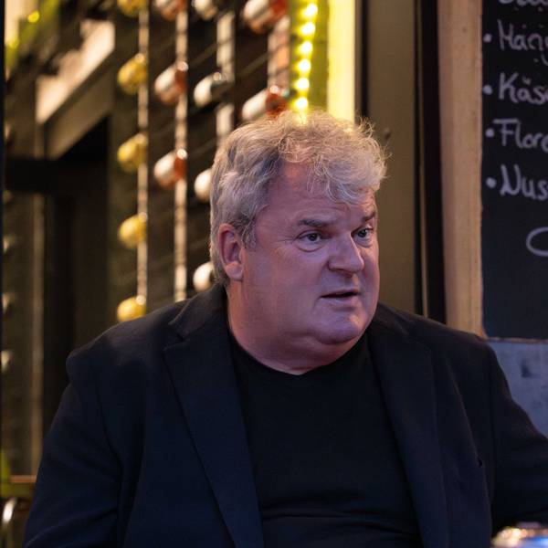 Schlagfertiger Gesprächspartner: Mike Müller vorm Café Central.