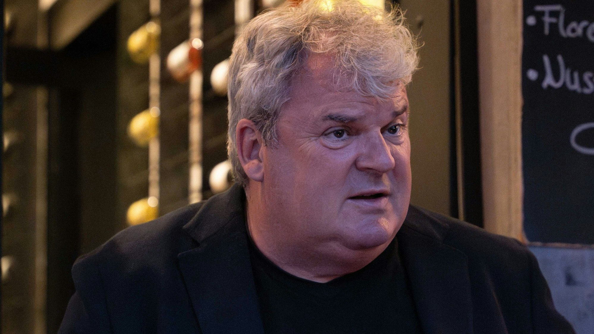 Schlagfertiger Gesprächspartner: Mike Müller vorm Café Central.