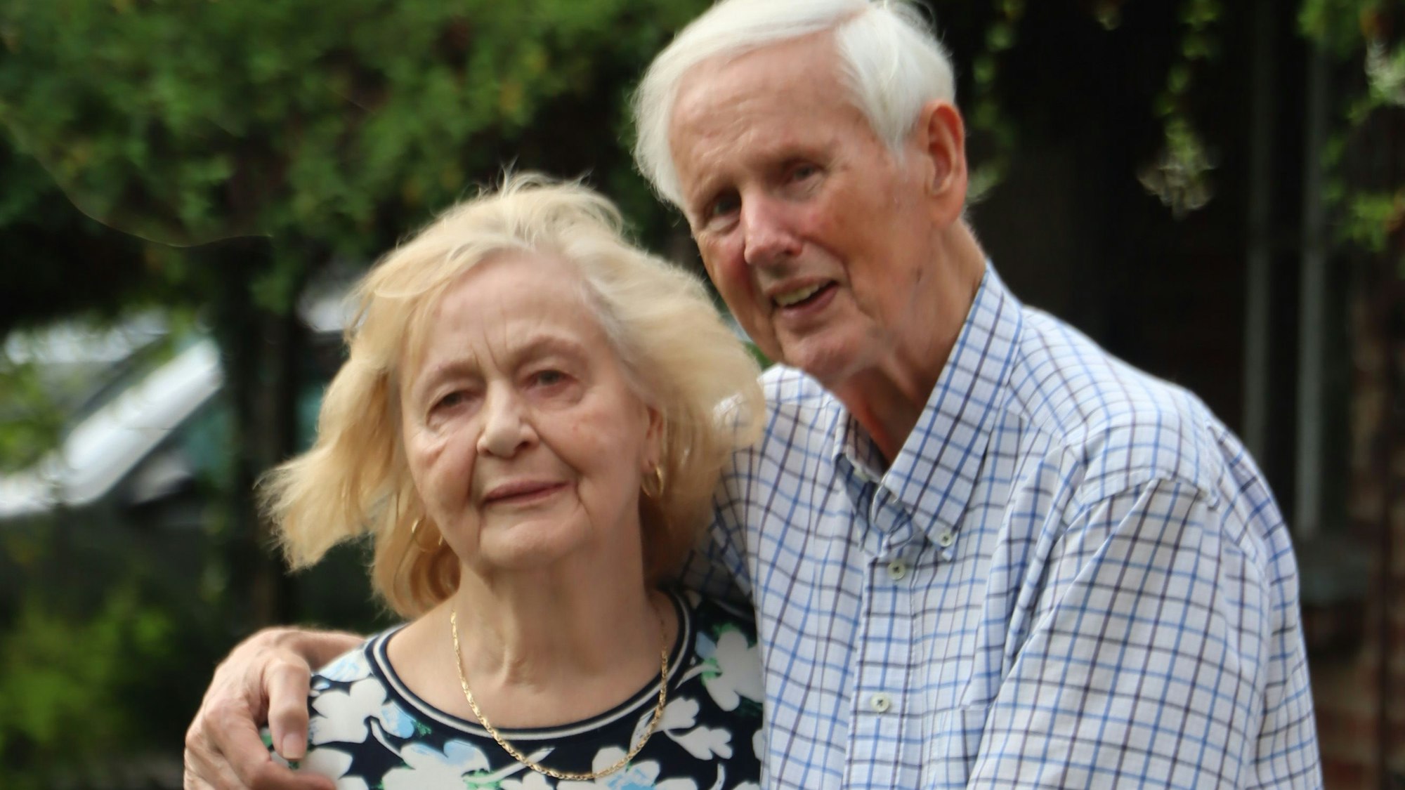Auf dem Bild ist das Ehepaar Kühl zu sehen, das seit 60 Jahren verheiratet ist.