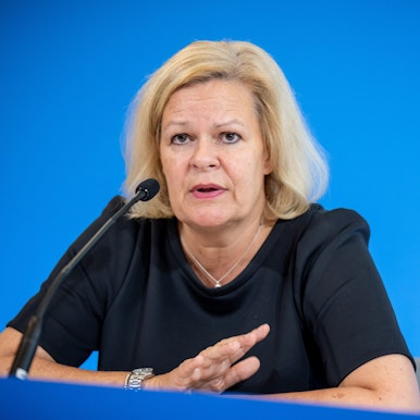 09.09.2024, Berlin: Nancy Faeser (SPD), Bundesministerin des Innern und Heimat, spricht bei einem Pressestatement zu aktuellen Maßnahmen in der Migrationspolitik und zum Sicherheitspaket der Bundesregierung im Bundesministerium des Innern.