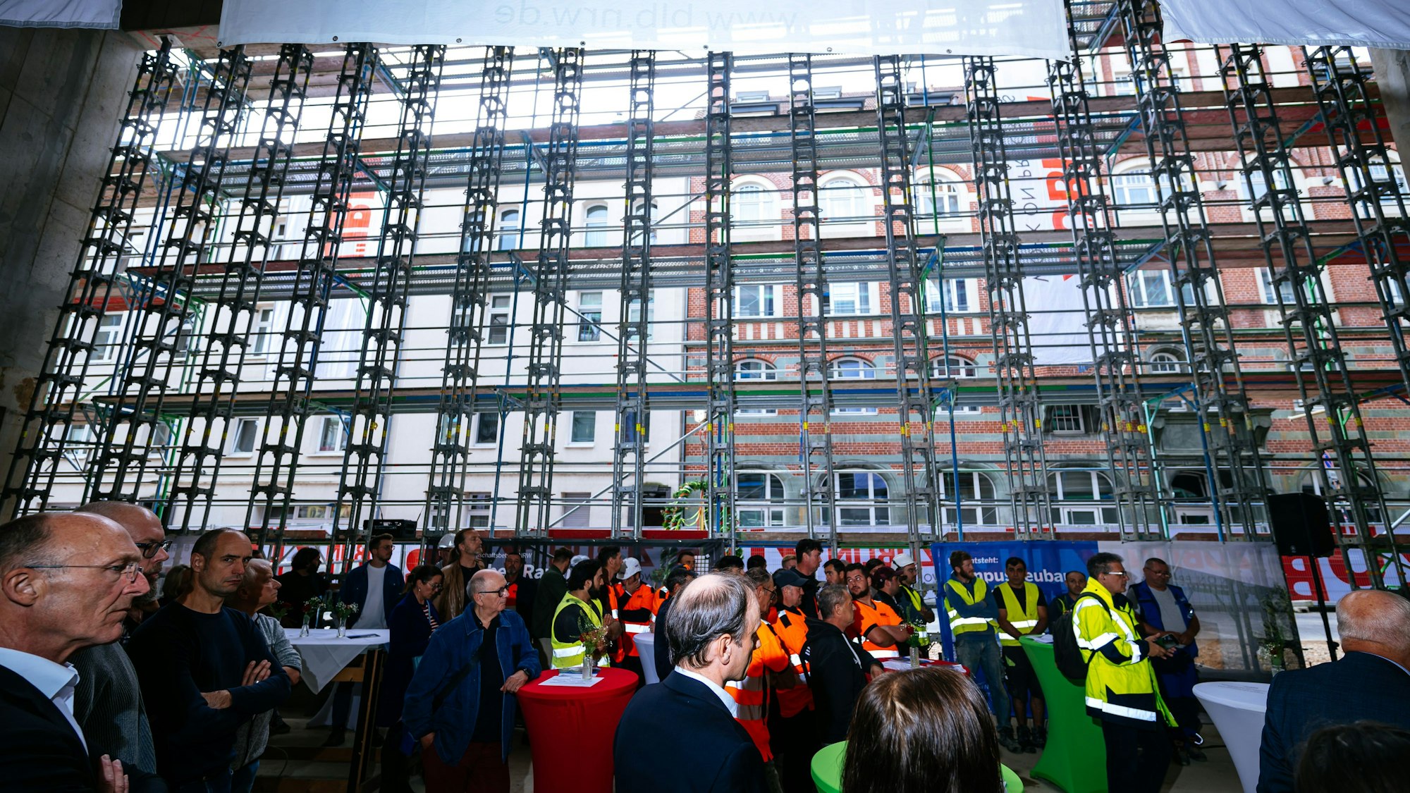 Seinen angestammten Platz im Kunibertsviertel wird die Hochschule behalten und sich zum Campus weiterentwickeln.