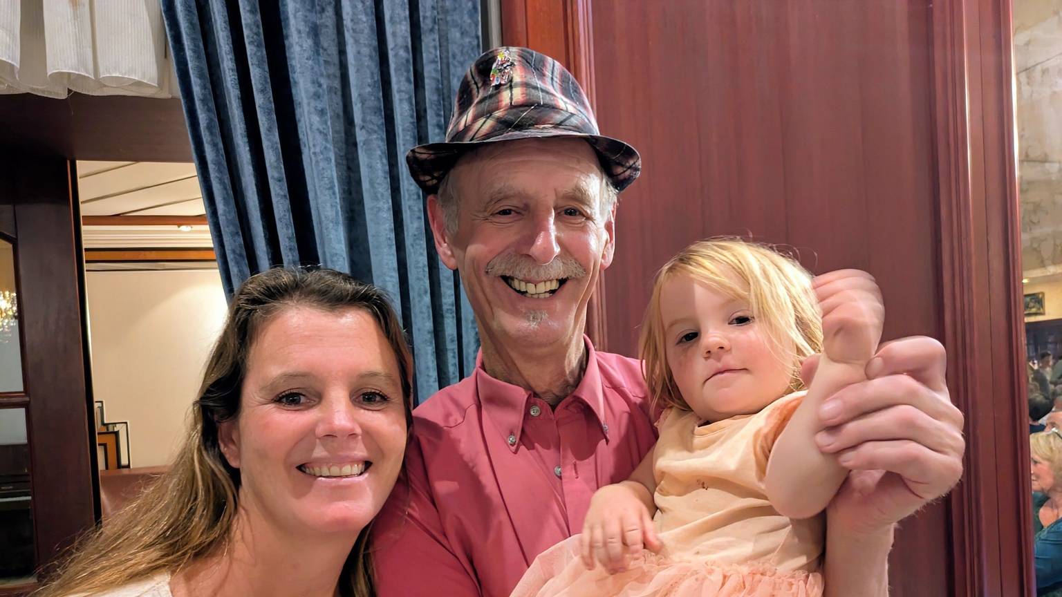 Willi Wilden mit Tochter Corinna und Enkelin.