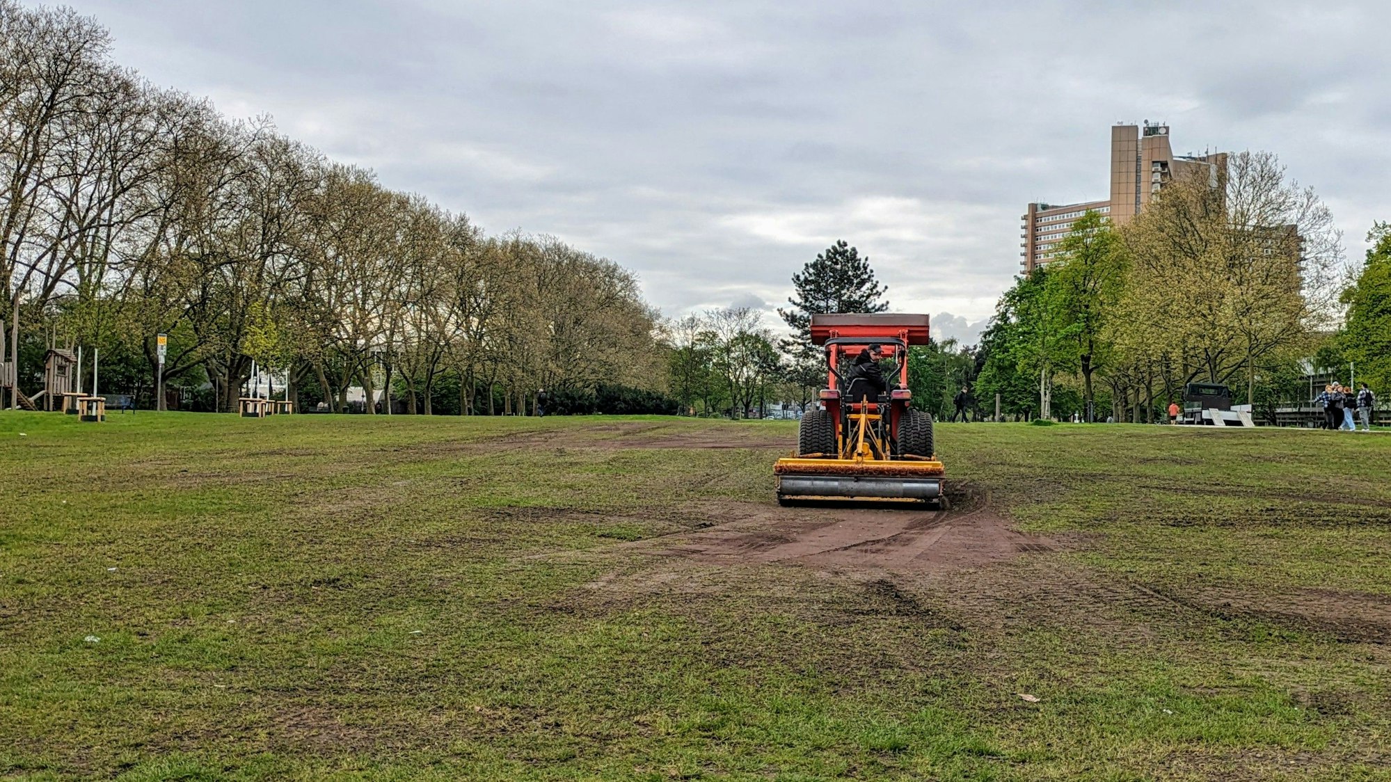 Die Uniwiese im Frühjahr 2024