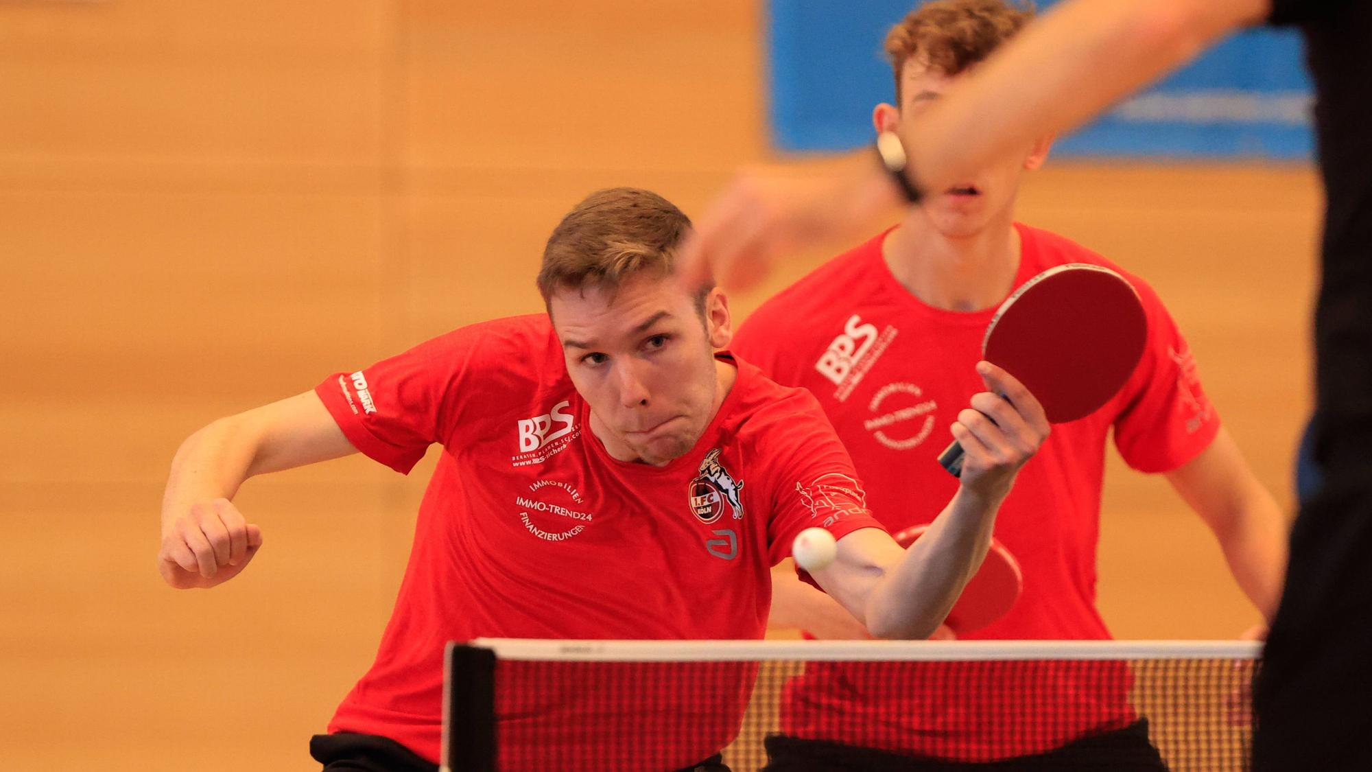 Tobias Hippler 1. FC Köln - Passau Bayern/Deutschland Tischtennis Herren, 2. Bundesliga, Saison 2022/2023 am 4.09.2022 in der Neuen Mehrzweckhalle TTC Fortuna Passau - 1. FC Köln *** Tobias Hippler 1 FC Köln Passau Bavaria Germany Table Tennis Men, 2 Bundesliga, Season 2022 2023 on 4 09 2022 in the New Multipurpose Hall TTC Fortuna Passau 1 FC Köln