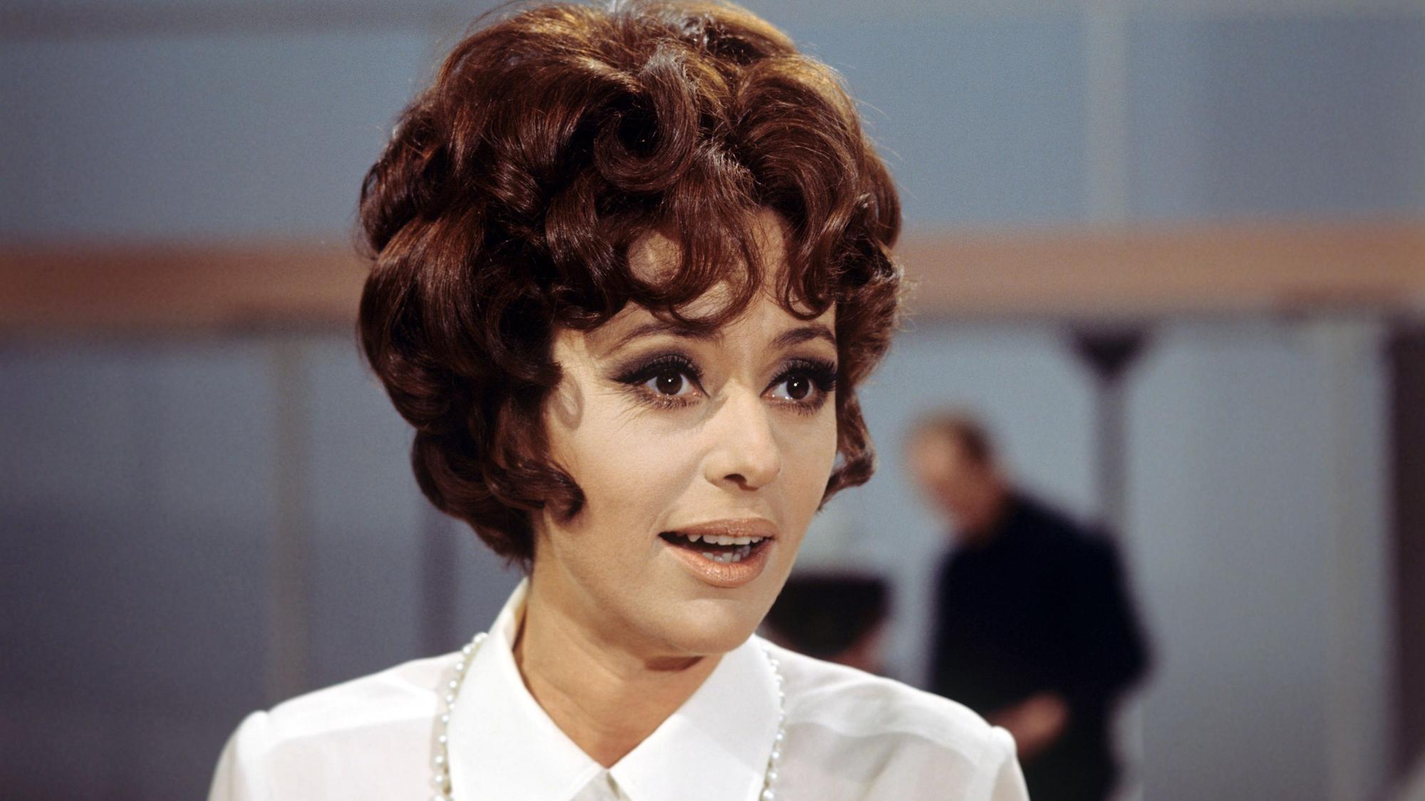 Caterina Valente in den 1960er Jahren bei einem Auftritt in der Sendung „Musik aus Studio B“.