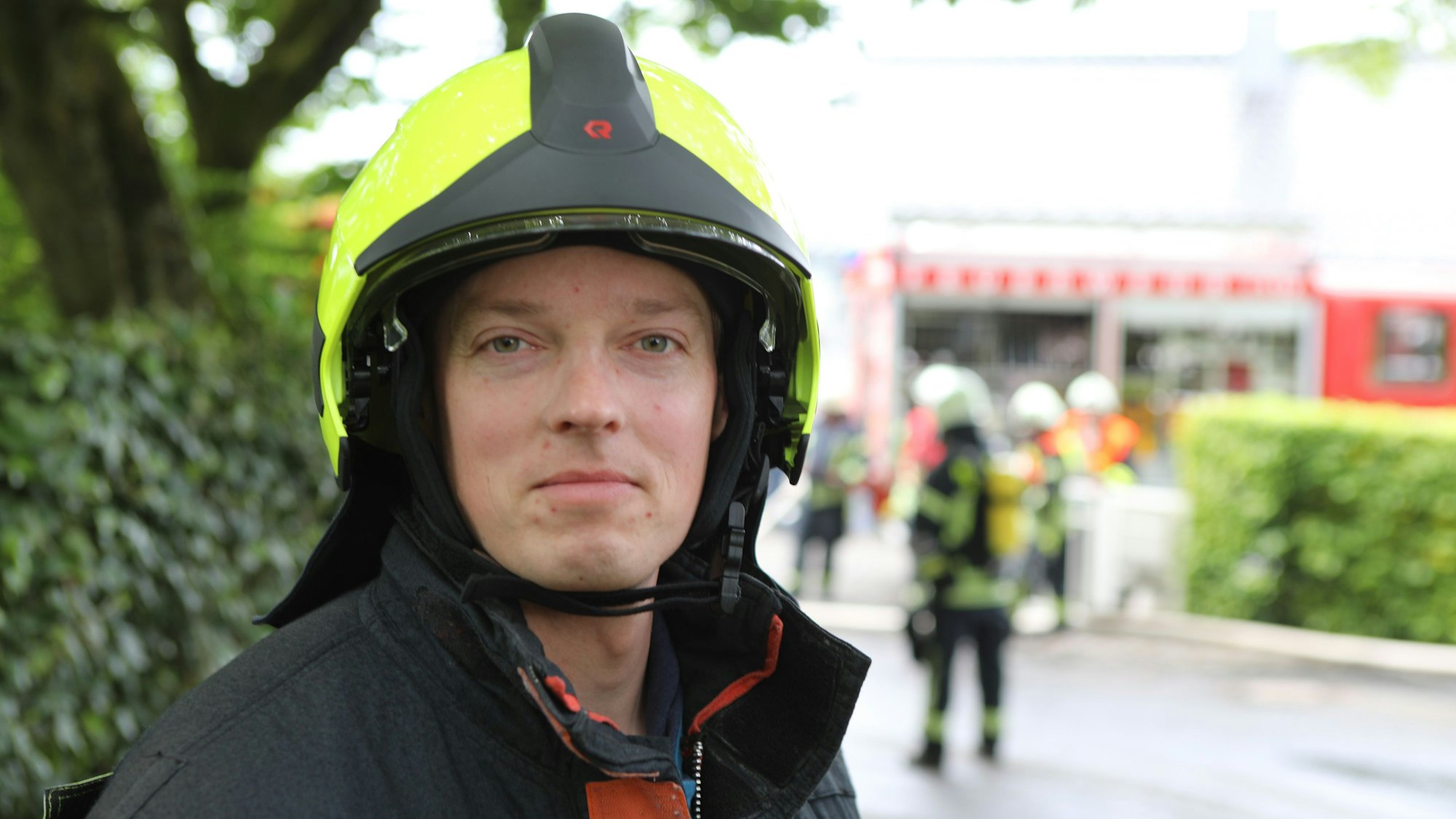 Kreisbrandmeister Martin Müller-Saidowski bei einem Brand in Overath-Busch.