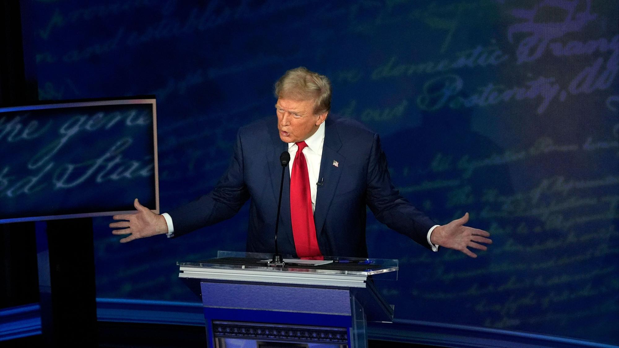 Aggressiv und angriffslustig: Donald Trump wich bei der TV-Debatte nicht von seiner bisherigen Wahlkampfstrategie ab.