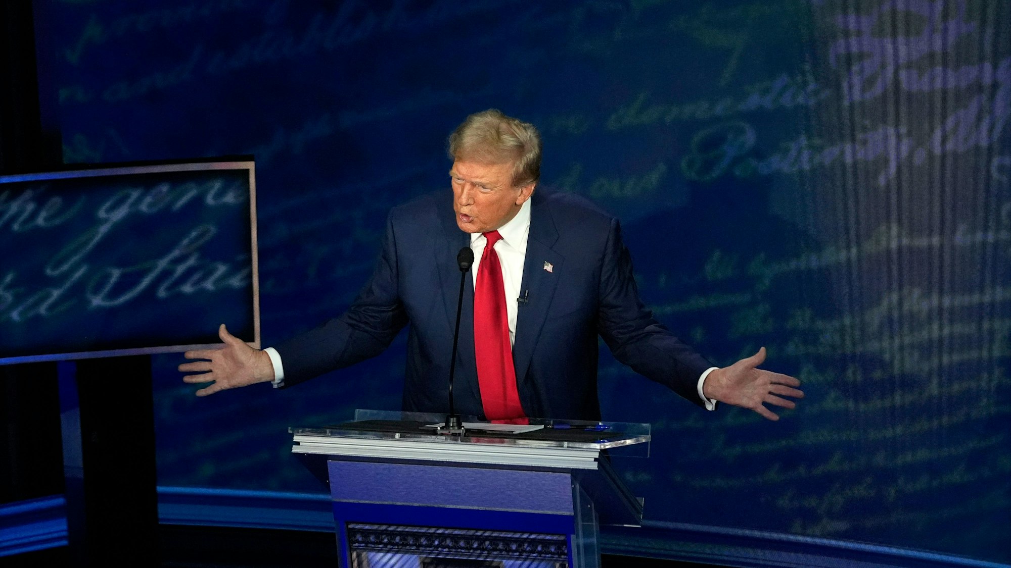 Aggressiv und angriffslustig: Donald Trump wich bei der TV-Debatte nicht von seiner bisherigen Wahlkampfstrategie ab.