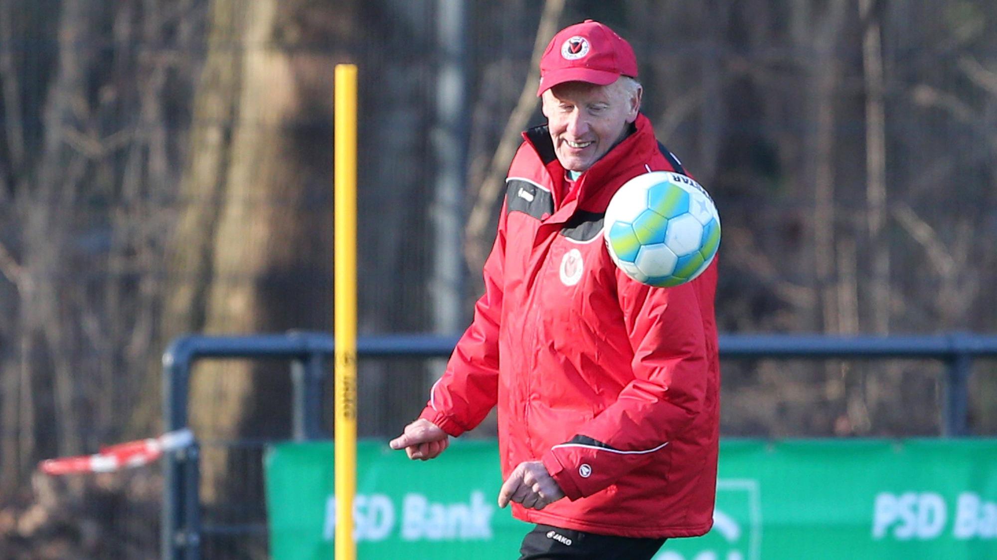 Vktoria Köln Regionalliga West Fußball Herren Zeugwart Thomas Gürtler 29.01.2014
Cologne third division West Football men Zeugwart Thomas Gürtler 29 01 2014