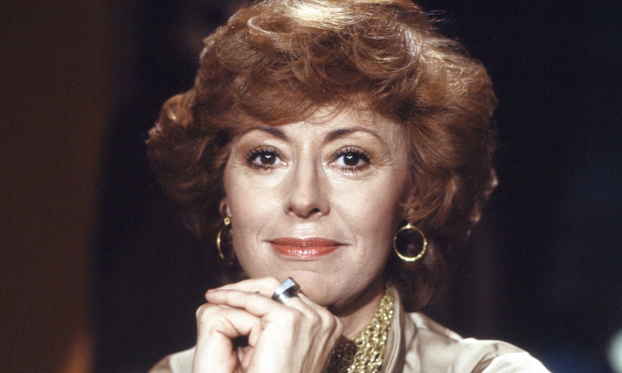 Caterina Valente in einer Fernsehshow der 1980er Jahre.