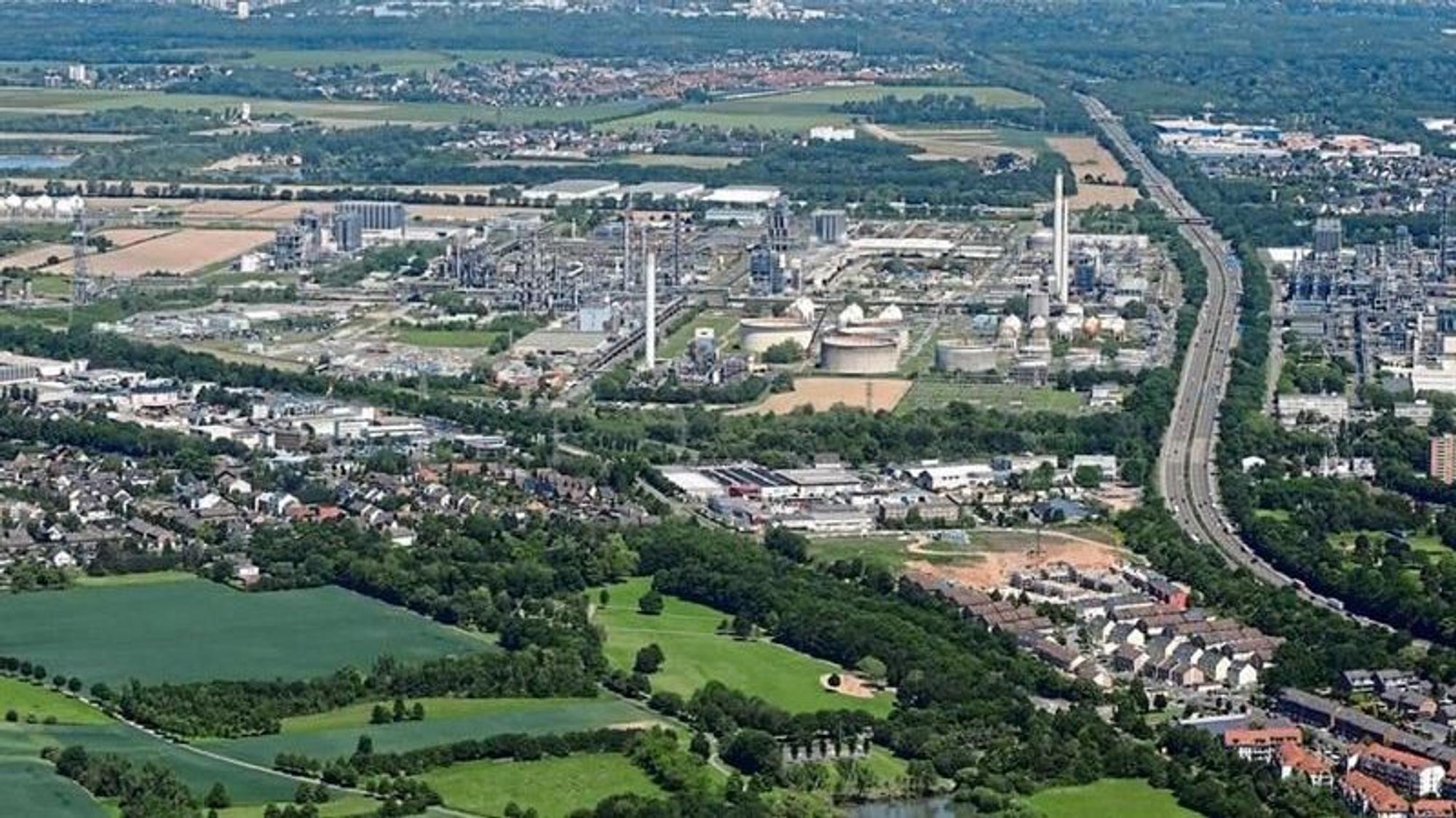 Auf dem 2,7 Quadratkilometer großen Gelände von LyondellBasell in Wesseling soll die neue Anlage entstehen.