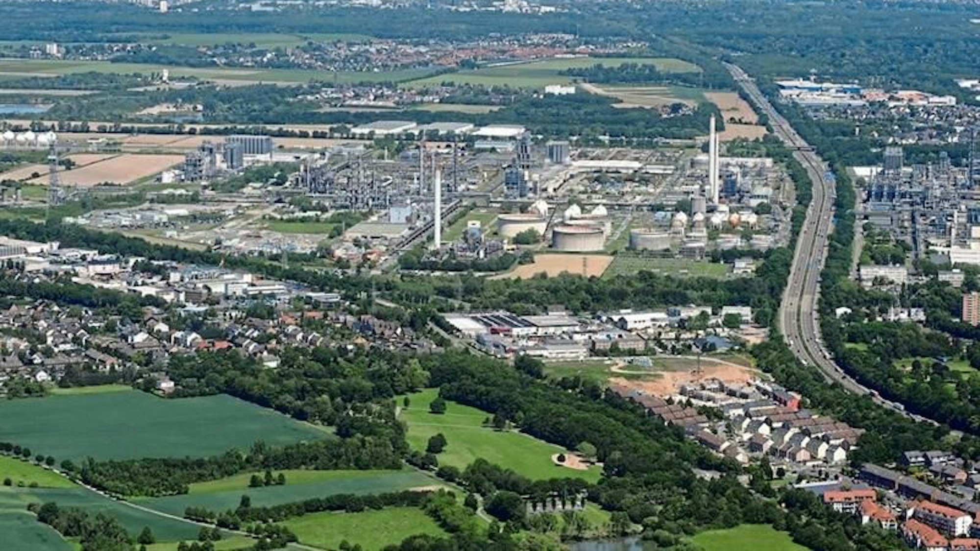 Auf dem 2,7 Quadratkilometer großen Gelände von LyondellBasell in Wesseling soll die neue Anlage entstehen.